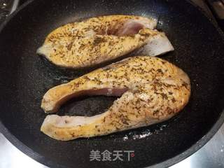 香煎三文鱼的做法步骤:3