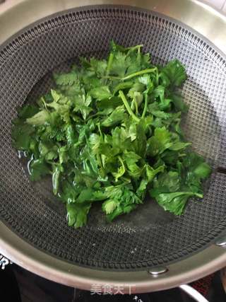 芹叶豆皮卷的做法步骤:3