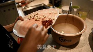 莲子桂圆粥的做法步骤:2