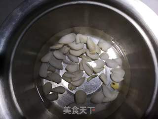 小米百合燕麦枸杞粥的做法步骤:2
