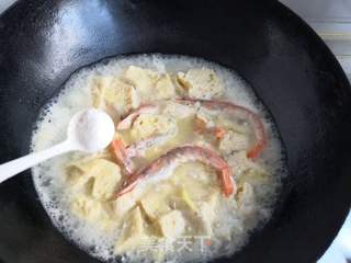 大虾冻豆腐汤的做法步骤:9