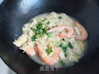 大虾冻豆腐汤的做法步骤:11