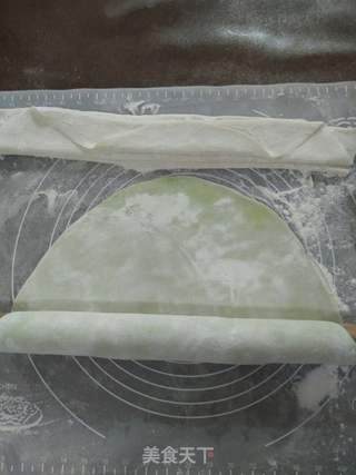 菠菜汁手擀面的做法步骤:2