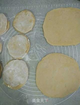 红薯泥卷饼的做法步骤:4