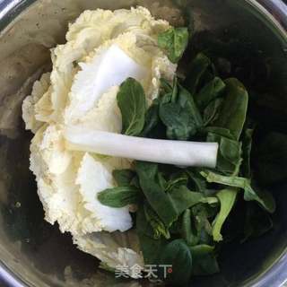 粉丝菠菜鱼丸汤的做法步骤:2