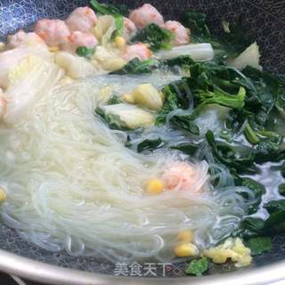粉丝菠菜鱼丸汤的做法步骤:7