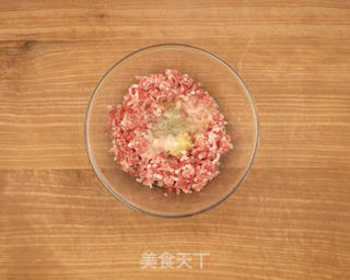 冬瓜丸子汤的做法步骤:2