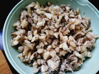 平菇韭菜粉丝鸡蛋饺的做法步骤:6