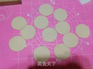 平菇韭菜粉丝鸡蛋饺的做法步骤:22