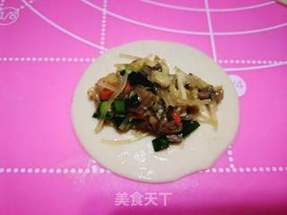平菇韭菜粉丝鸡蛋饺的做法步骤:23