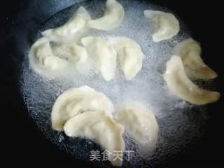 平菇韭菜粉丝鸡蛋饺的做法步骤:27
