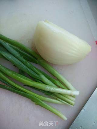 香菇芹菜.虾仁炒饭的做法步骤:4