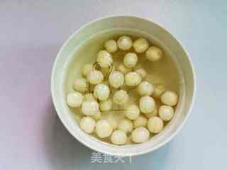 莲子银耳冬瓜汤的做法步骤:3