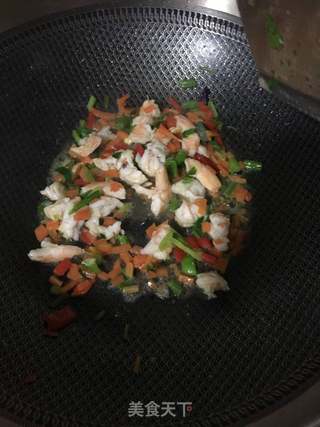 五彩虾仁炒饭的做法步骤:13