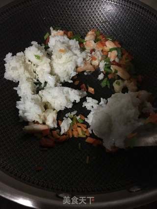 五彩虾仁炒饭的做法步骤:14