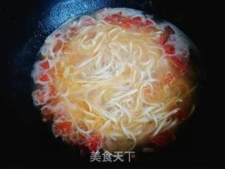 面条菜西红柿汤面的做法步骤:8