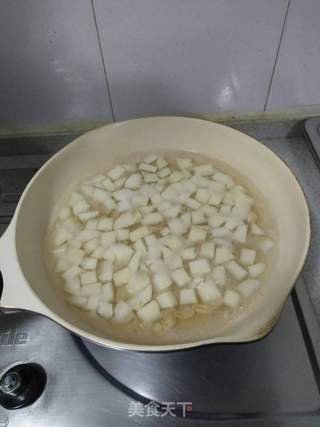 百合雪梨汤水的做法步骤:6