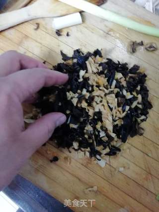 面条鱼打卤面的做法步骤:2