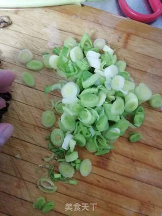 面条鱼打卤面的做法步骤:3