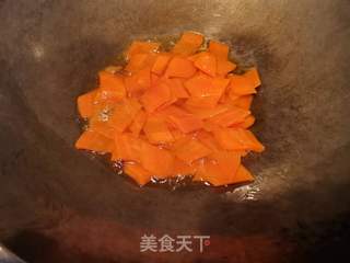 香肠炒土豆片的做法步骤:5