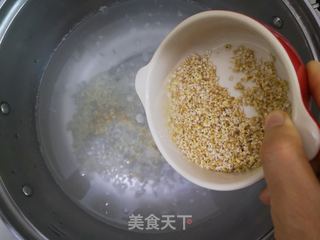 胡萝卜红枣燕麦粥的做法步骤:2