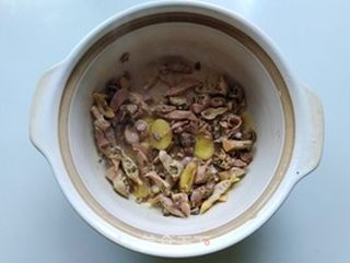 韭菜河蚌汤的做法步骤:6