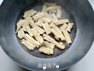 菠菜炒腐竹的做法步骤:4