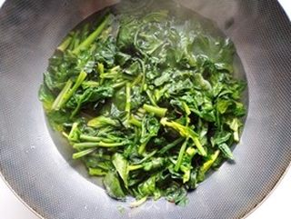 菠菜炒腐竹的做法步骤:5