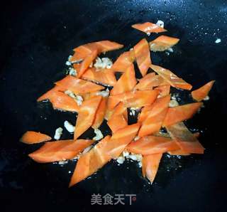 小炒扇贝丁的做法步骤:7