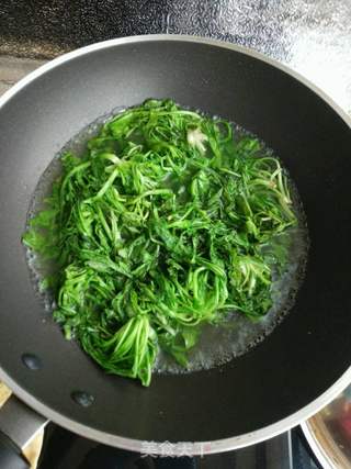 荠菜虾仁水饺的做法步骤:4