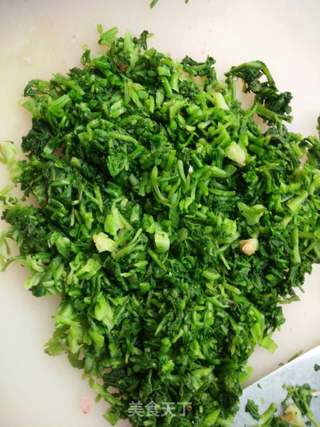 荠菜虾仁水饺的做法步骤:5