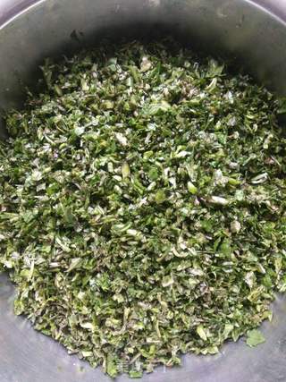 荠菜煎饺的做法步骤:2