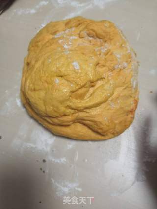 肉松胡萝卜包的做法步骤:5