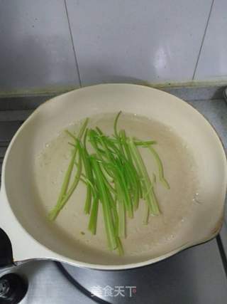 胡萝卜芹菜早餐饼的做法步骤:2