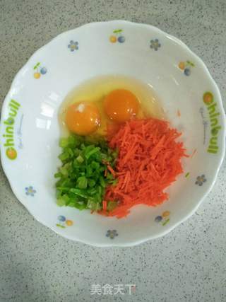 胡萝卜芹菜早餐饼的做法步骤:5