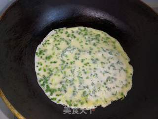 韭菜鸡蛋饼的做法步骤:8