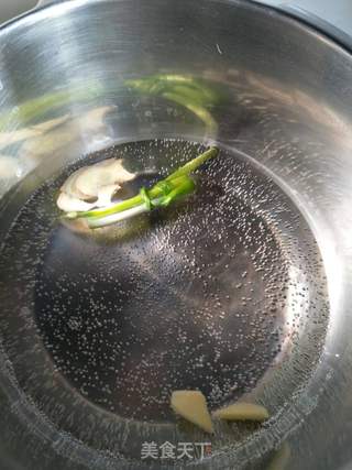 虫草花猴菇汤的做法步骤:5