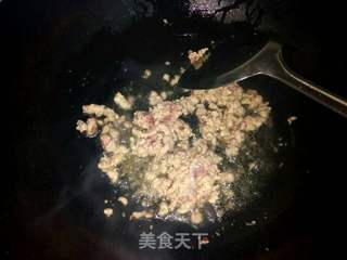 香菇猪肉炸酱面的做法步骤:6