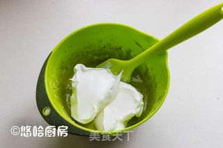 抹茶草莓蛋糕卷的做法步骤:6