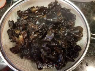 陈醋木耳拌北极贝的做法步骤:7