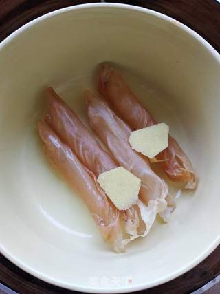花胶炖牛奶的做法步骤:2