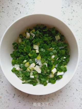 葱香花卷的做法步骤:7