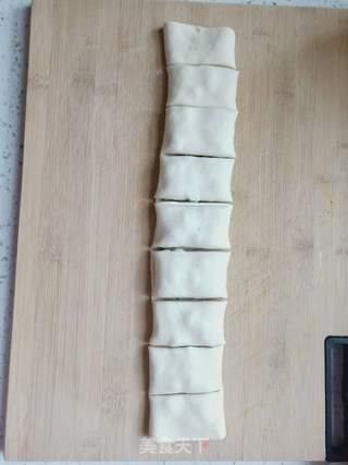 葱香花卷的做法步骤:12