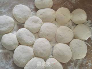 猪肉杏鲍菇胡萝卜包子的做法步骤:16