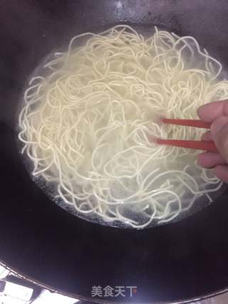 肉酱拌面~“夏日懒人餐”的做法步骤：5