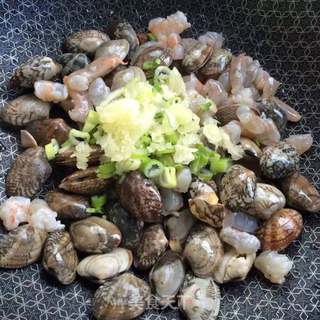 海鲜炒饭的做法步骤:4