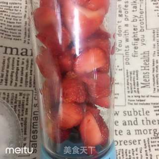 草莓慕斯蛋糕的做法步骤:2