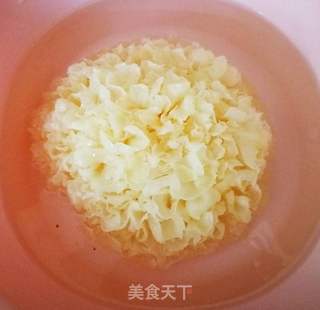 秋葵拌银耳的做法步骤:2