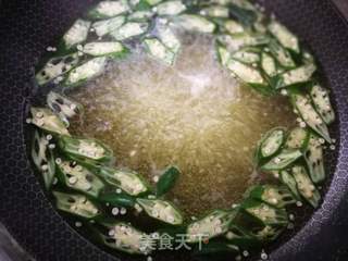秋葵拌银耳的做法步骤:5