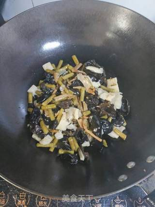 广西美食:螺蛳粉的做法步骤:5